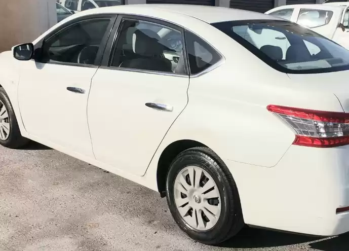 مستعملة Nissan Sentra للبيع في الدوحة #5817 - 1  صورة 